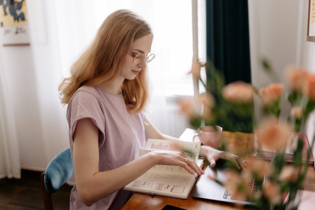 współpraca z wirtualną asystentką